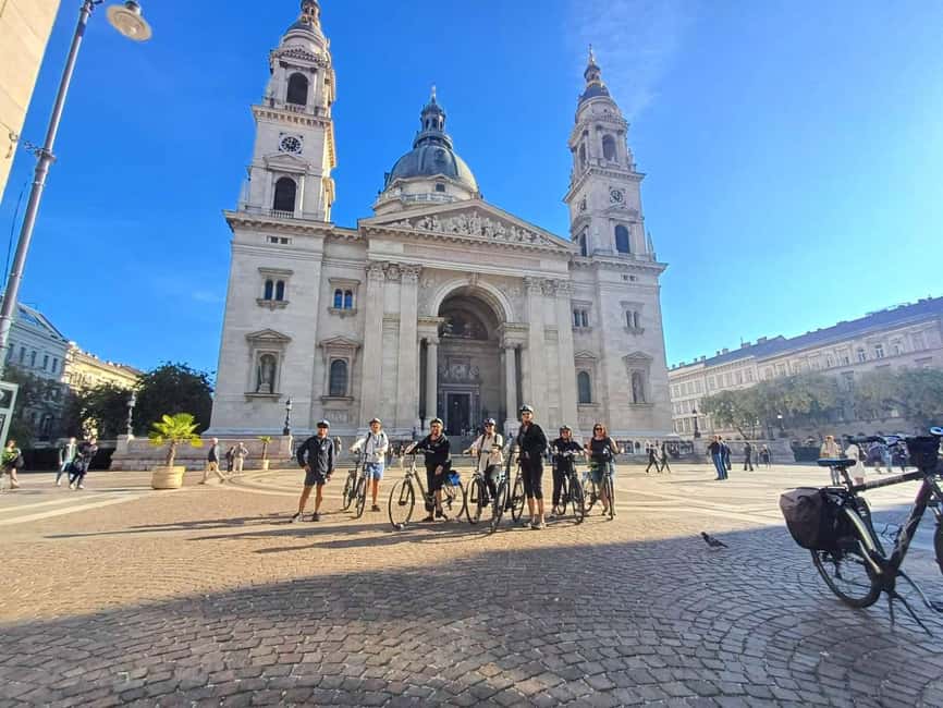 Budapest Bike Tour with a Hungarian Goulash - Goulash at the midpoint