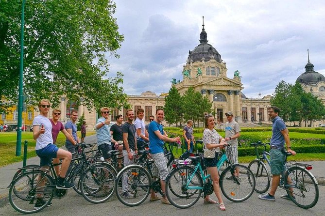 Budapest Bike Tour with Hungarian Goulash - Guides, bikes, and group size