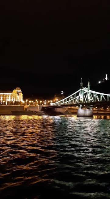 Budapest: Boat Cruise with Personal Guide and Drink - Practical booking advice