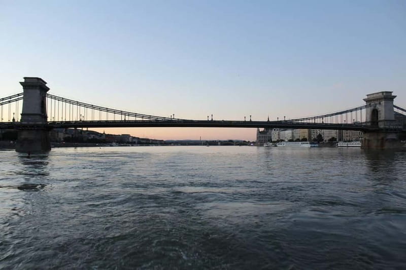 Budapest: Boat Cruise with Personal Guide and Drink - Who will get the most from this cruise?