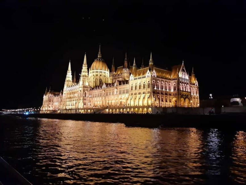 Budapest: Boat Cruise with Personal Guide and Drink - Boarding a public boat, not a private yacht