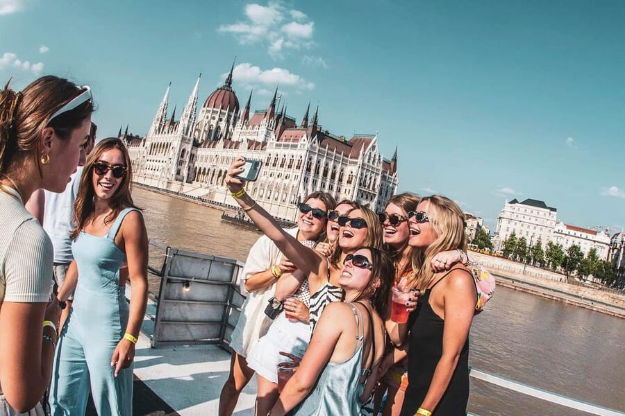 Budapest: Boat Party with option of Unlimited Drinks - Key points to know before booking