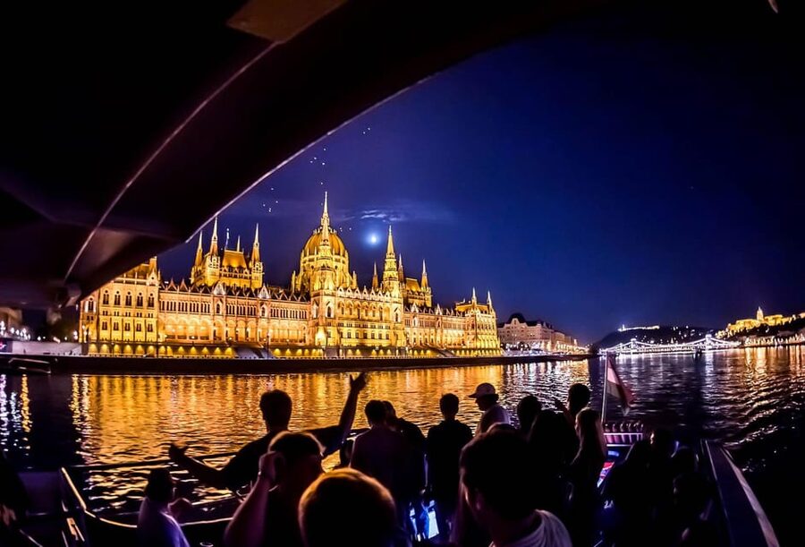Budapest: Boat Party with option of Unlimited Drinks - How it compares with a standard Danube cruise
