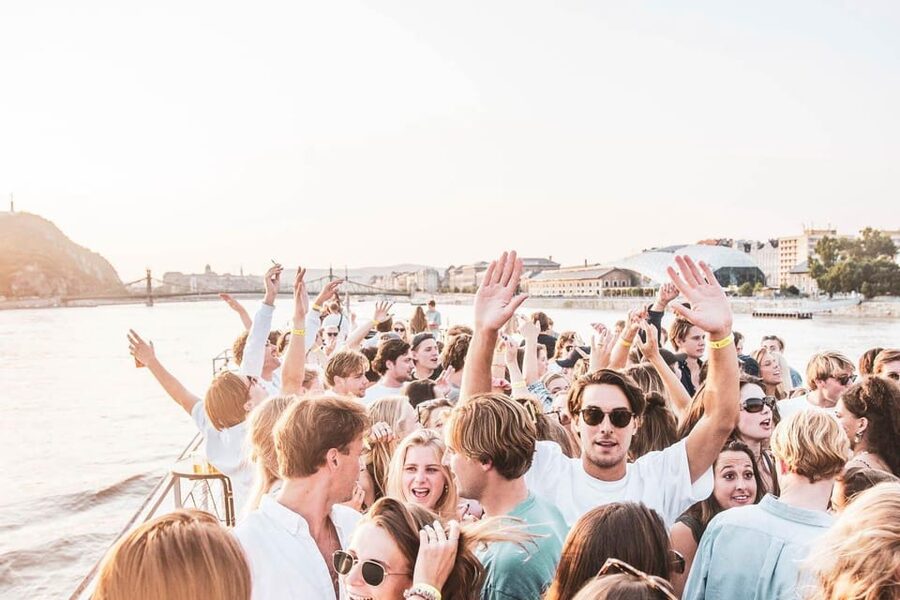 Budapest: Boat Party with option of Unlimited Drinks - What this Budapest boat party is really like