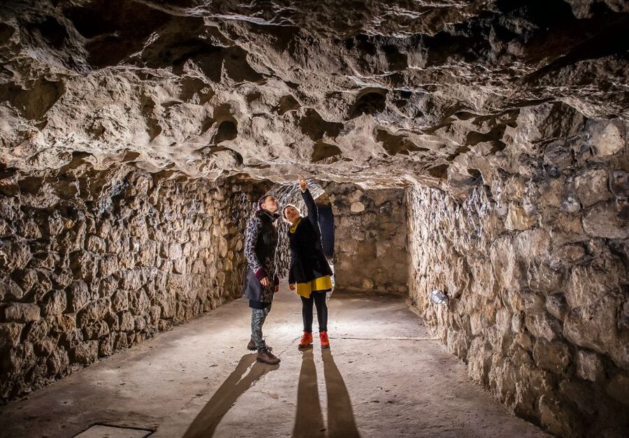 Budapest: Buda Castle Cave Tour - Who should book this tour