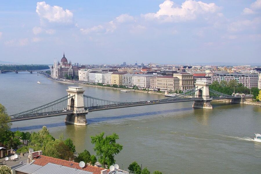 Budapest: Buda Castle District Walking Tour - Guide style, language, and pace