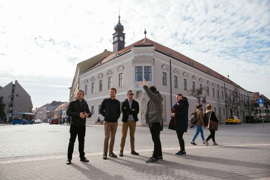 Budapest: Buda Castle District Walking Tour with a Historian - Key points at a glance