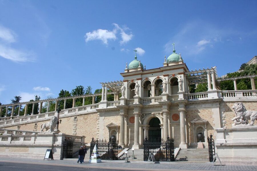 Budapest: Buda Castle Private Walking Tour - Why Buda Castle rewards a guided walk