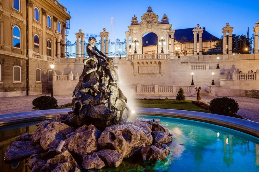 Budapest: Buda Castle Walk with Saint Stephen's Hall - Why St. Stephen’s Hall gives this short tour its focus