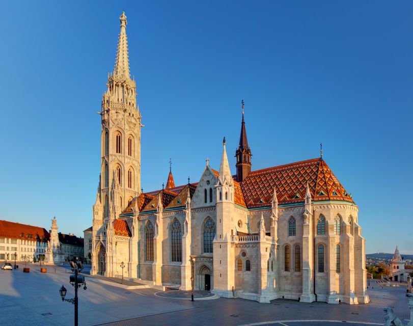 Budapest: Buda Walking Tour - Meeting at Matthias Church and Holy Trinity Column