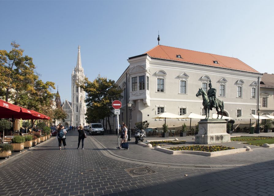 Budapest: Buda Walking Tour - The former Royal Palace and the President’s Palace