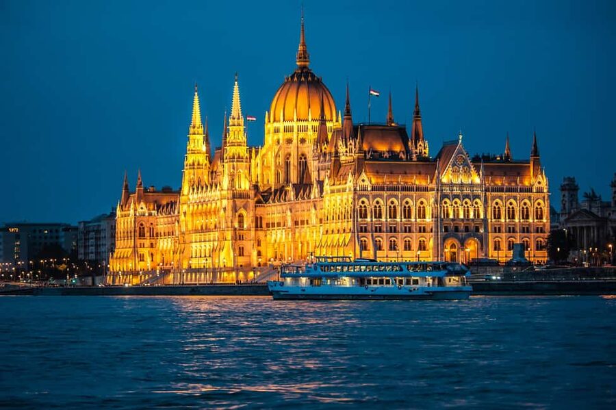 Budapest By Night Sightseeing Cruise - Key points to know before boarding