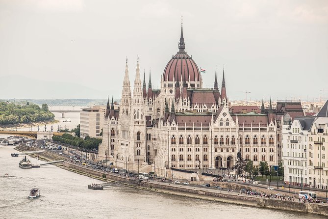 Budapest Castle Walk - Fisherman’s Bastion and the first city views