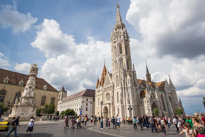 Budapest Castle Walk - The Royal Palace and National Széchényi Library