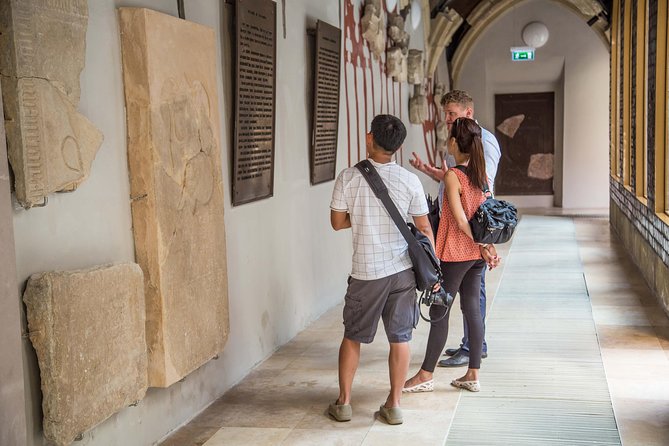Budapest Castle Walk - Jewish heritage, courtyards, and overlooked corners