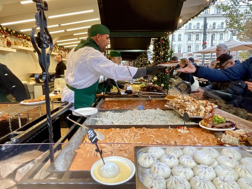 Budapest: Christmas Market Guided Walking Tour with Tastings - Tasting Hungarian chimney cake
