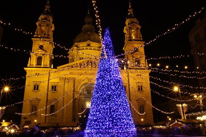 Budapest Christmas Market Tour with Basilica visit & Chimney cake - St. Stephen’s Basilica and the nativity scene