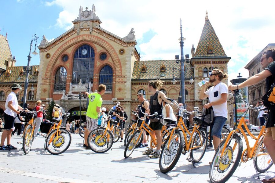 Budapest: City Bike Tour with Coffee Stop - Fitness, weather, and what to bring