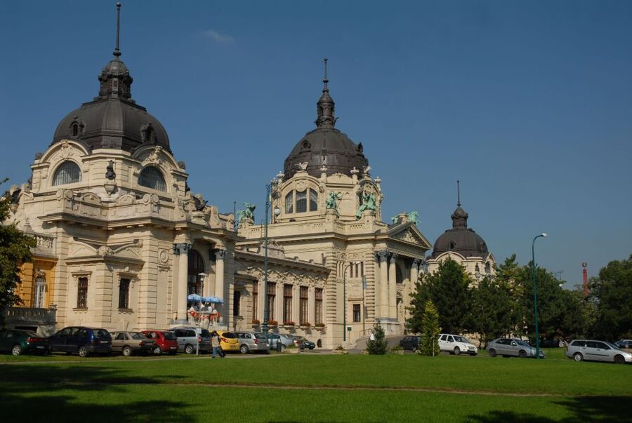 Budapest: City Discovery Tour - How good is the guide commentary?