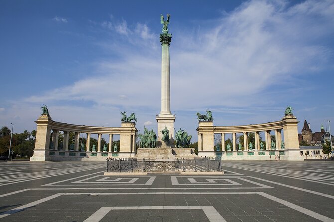Budapest: City Park Self-Guided Walking Tour - Starting with Hungary’s story at Heroes’ Square