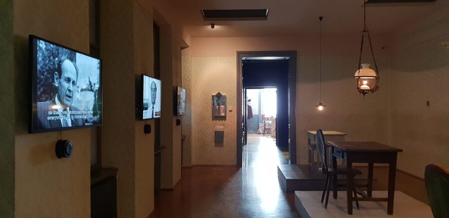 Budapest: Communist History Tour with House of Terror Option - Why a guide makes a difference inside the museum