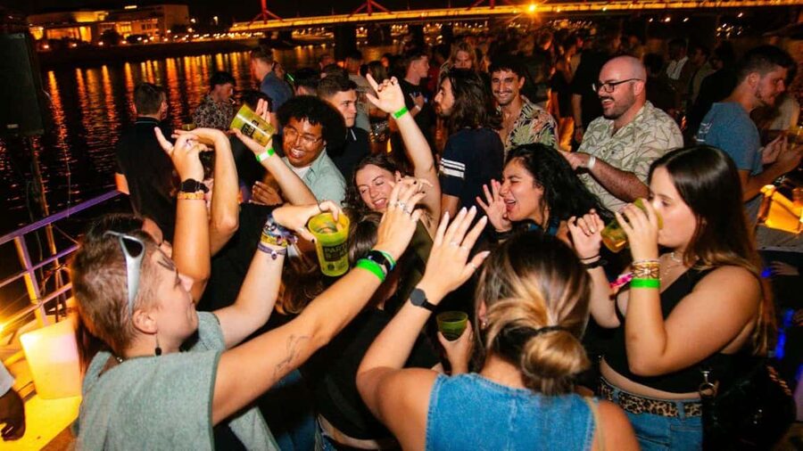 Budapest: Danube Beat Party Cruise with Drink Packages - Key points to know before boarding