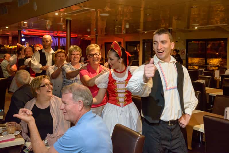 Budapest: Danube Cruise with Folk Dancing and Drinks - A Budapest evening that mixes sightseeing and showtime
