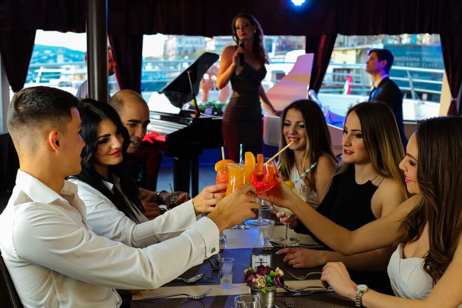 Budapest: Danube Drink and Piano Show - What the two-hour route shows you