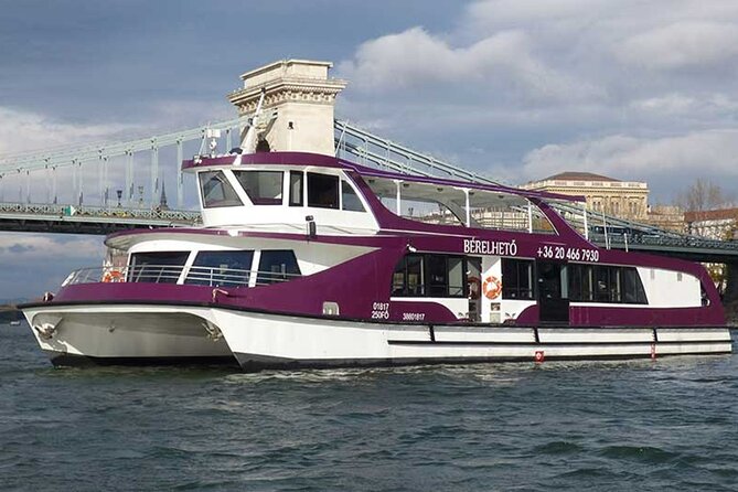 Budapest Danube Pizza Cruise with Welcome Drink - Gellért Hill and Liberty Bridge