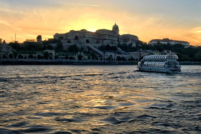 Budapest Danube River Candlelit Dinner Cruise with Live Music - Welcome drinks, paid beverages, and the bar