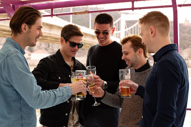 Budapest Danube Sightseeing Cruise with Unlimited Drinks - A compact cruise with Budapest’s best river views