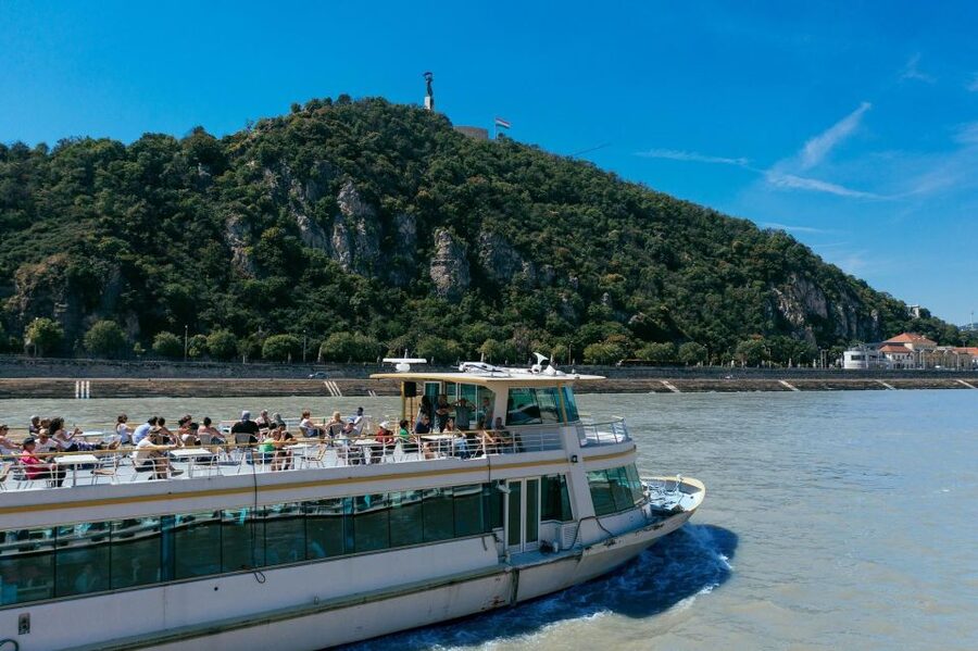 Budapest: Day or Night River Cruise on Panoramic Boat - Starting at Vigadó Dock 6 in central Budapest