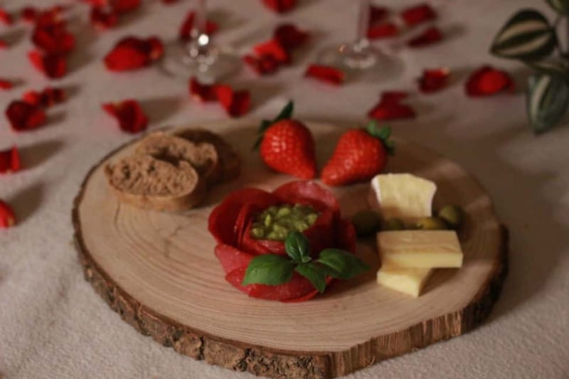 BUDAPEST, Day Spa : Couples Massage with Roses Bubble Bath - A romantic spa appointment with a long private finish