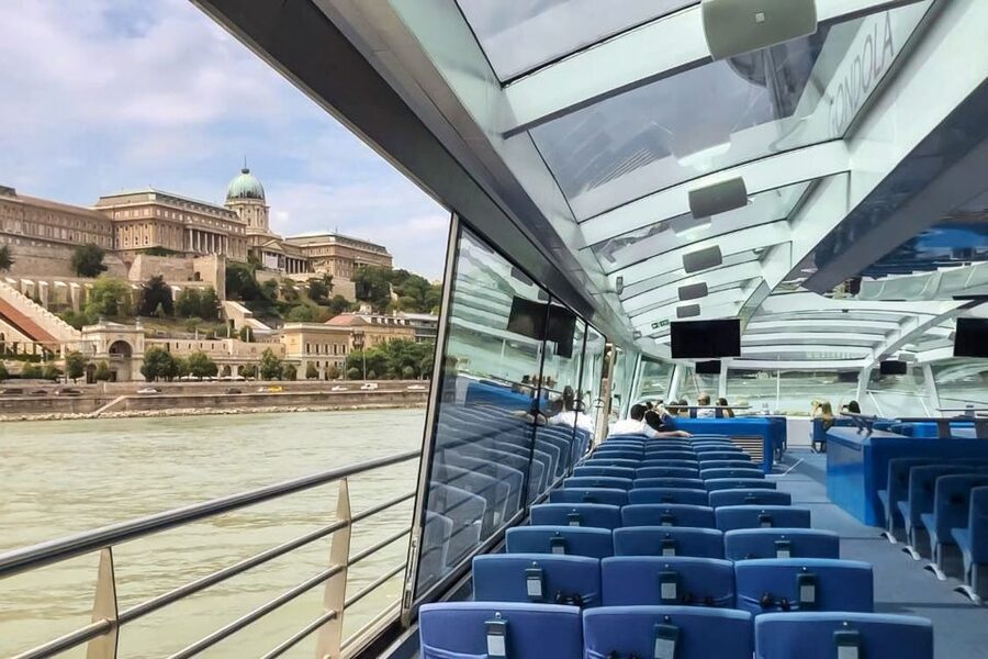 Budapest: Daytime Sightseeing Boat Cruise - Making the multilingual audio guide work for you