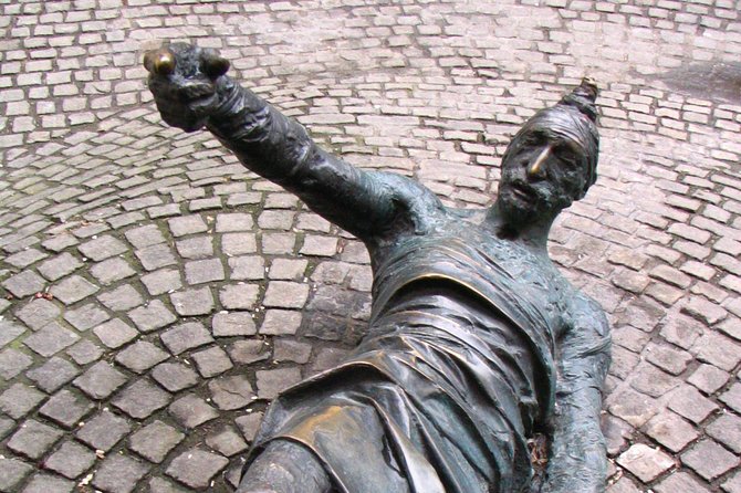 Budapest Dohany, Heroes', Rumbach synagogues & Jewish Ghetto Tour - Walk the streets that formed Jewish Pest