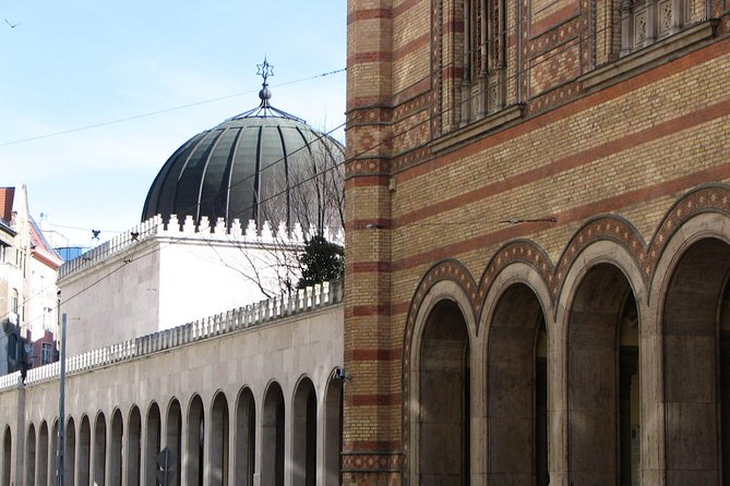 Budapest Dohany, Heroes', Rumbach synagogues & Jewish Ghetto Tour - Finish around Kazinczy Street’s Orthodox center