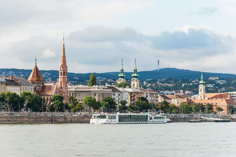 Budapest: Downtown Budapest Cocktail Cruise - The route from Gellért Hill to Margaret Bridge