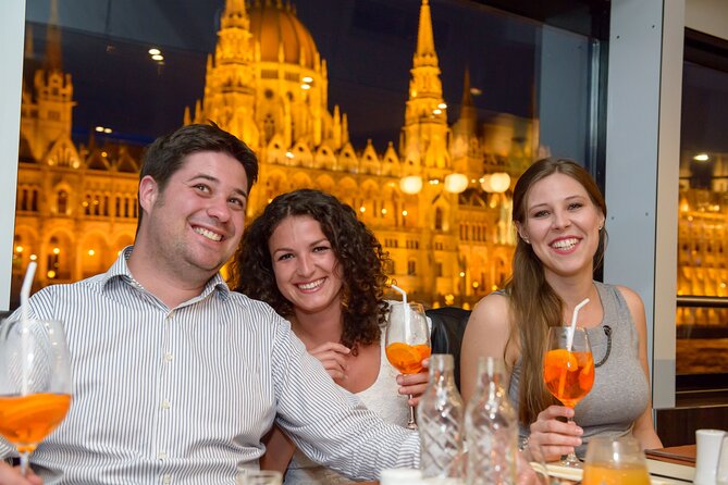 Budapest Drinks and Piano Show Cruise - Gellért Hill and Elisabeth Bridge