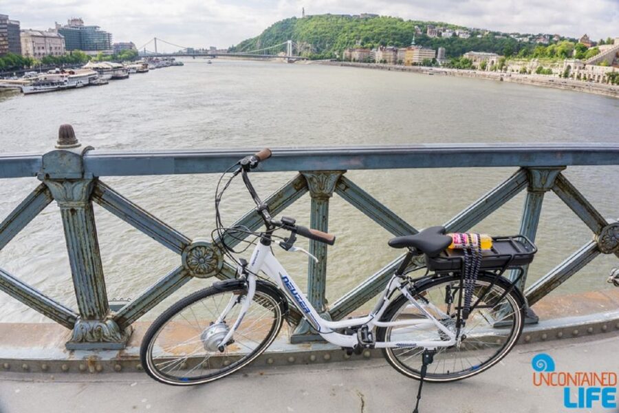 Budapest: E-Bike Guided Tour and Castle Hill - Climbing Elizabeth Bridge to Castle Hill