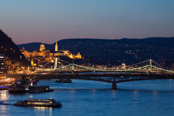Budapest Essential Walk&Food tasting - Heroes’ Square and Vajdahunyad Castle by Millennium underground