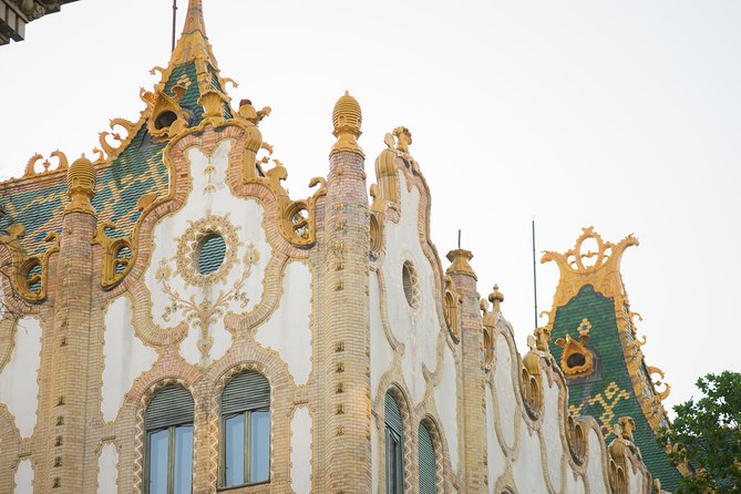 Budapest Essential Walk&Food tasting - Strudel House and the political heart of Pest