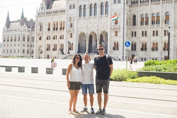 Budapest Essential Walk&Food tasting - Fisherman’s Bastion and the view from Castle Hill
