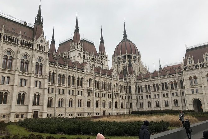 Budapest Essentials Private Tour Highlights and Hidden Gems - Gresham Palace and Art Nouveau detail