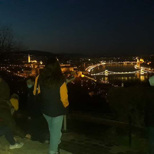 Budapest: Evening Castle Hill Tour with Fishermen's Bastion - Meeting at Batthyány tér and riding up