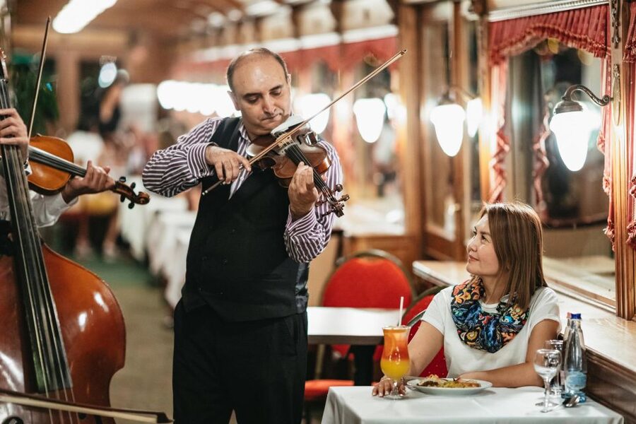 Budapest: Evening Cruise including Drinks and Live Music - Hungarian Music, the Cimbalom, and Song Requests
