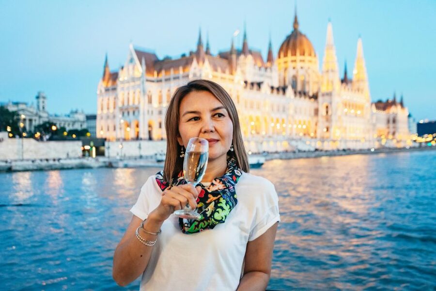 Budapest: Evening Cruise including Drinks and Live Music - Who Will Enjoy This Cruise Most
