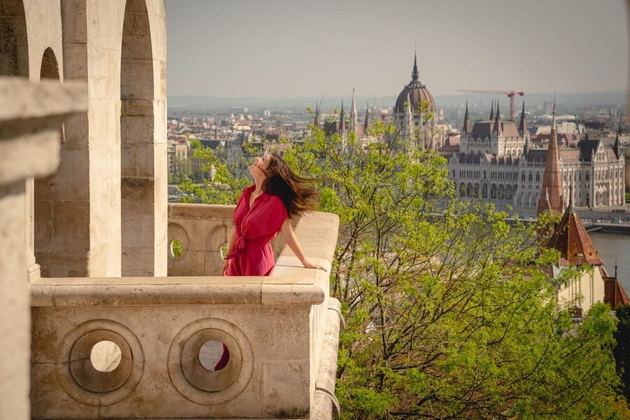 Budapest: Fast Private Photoshoot at Fisherman's Bastion - From wide Budapest views to close personal moments