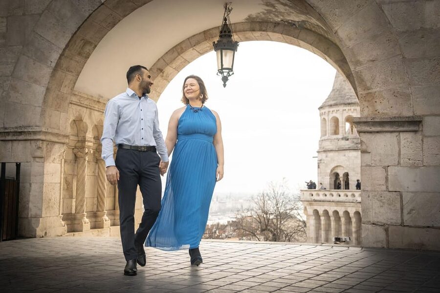 Budapest: Fast Private Photoshoot at Fisherman's Bastion - Fifteen photos or the premium 20-plus option