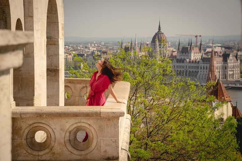 Budapest: Fast Private Photoshoot at Fisherman's Bastion - What the photographer actually adds