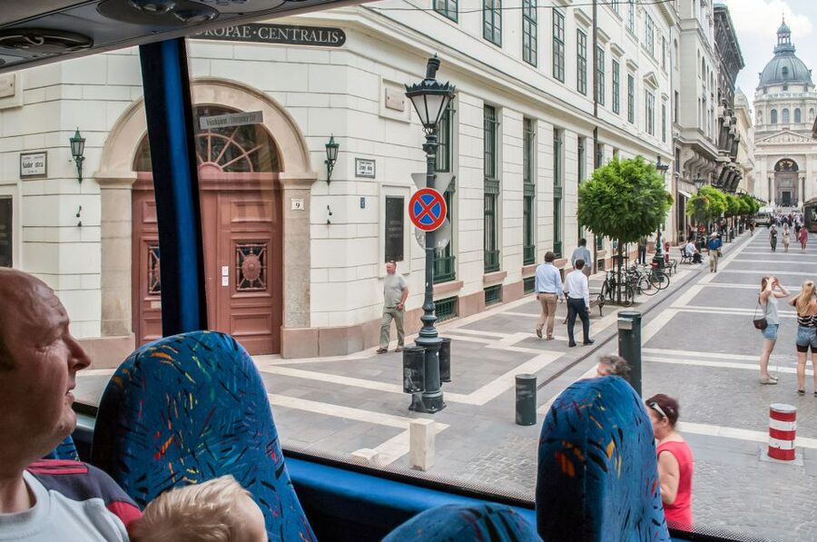 Budapest: Floating Bus Tour by Land and Water - Meeting at Széchenyi István Square 7